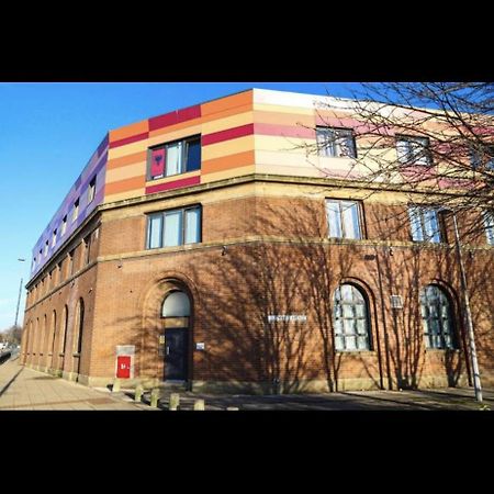 Lovely 1 Bed Apartment In Salford Manchester Buitenkant foto