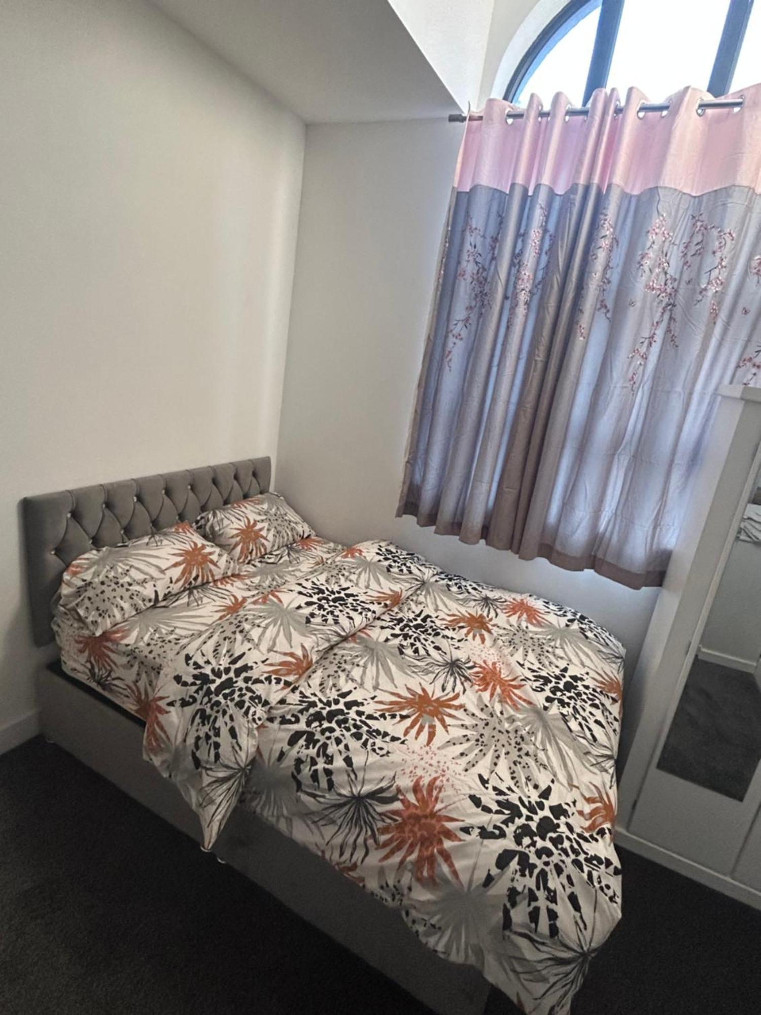 Lovely 1 Bed Apartment In Salford Manchester Buitenkant foto