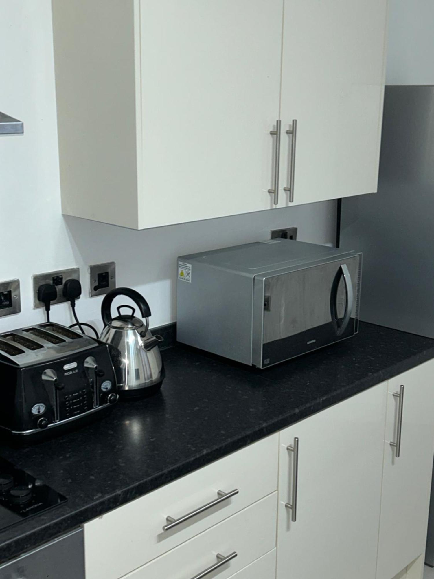 Lovely 1 Bed Apartment In Salford Manchester Buitenkant foto