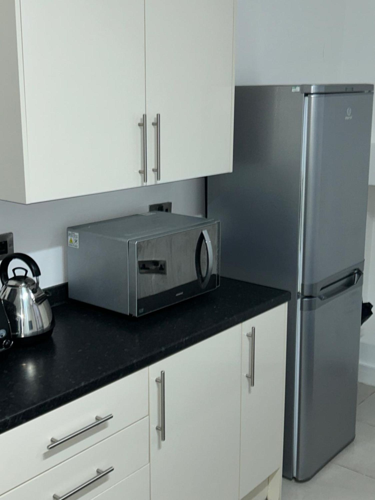 Lovely 1 Bed Apartment In Salford Manchester Buitenkant foto